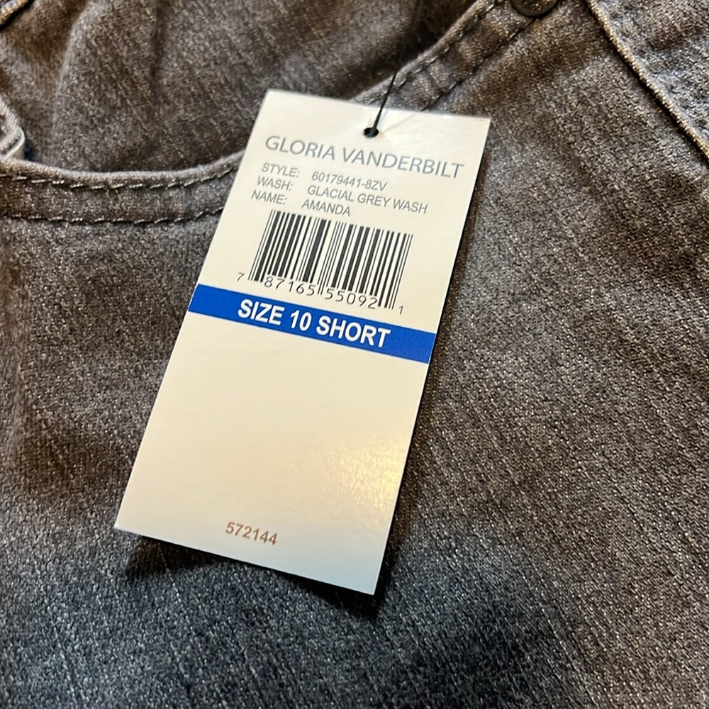 NWT Gloria Vanderbilt : Gray Wash Amanda - 10 Short - Picture 5 of 11